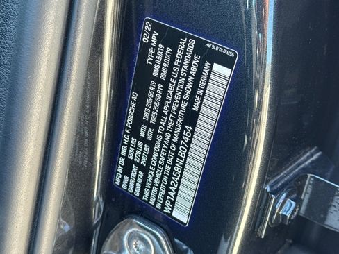 Used 2022 Porsche Macan AWD/4WD image 21