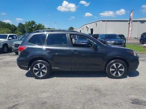 Used 2017 Subaru Forester 2.5i Premium w/ All-Weather Package AWD/4WD image 8