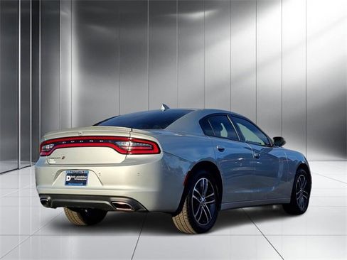 Used 2019 Dodge Charger SXT w/ Driver Confidence Group image 3