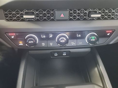 Certified 2025 Honda Accord SE image 31