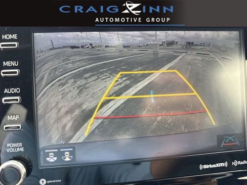 Used 2022 Toyota Venza XLE image 17