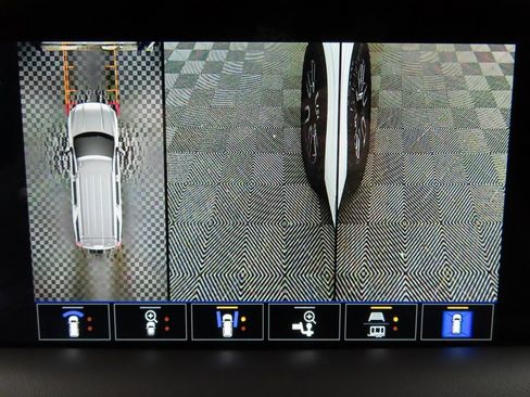 Used 2024 GMC Yukon AT4 image 20