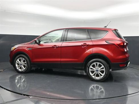 Used 2019 Ford Escape SE FWD image 8