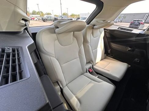 Used 2016 Volvo XC90 T6 Momentum AWD/4WD image 34