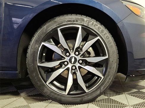 Used 2017 Chevrolet Malibu LT image 11