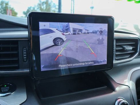 Used 2020 Ford Explorer XLT w/ Equipment Group 202A image 4