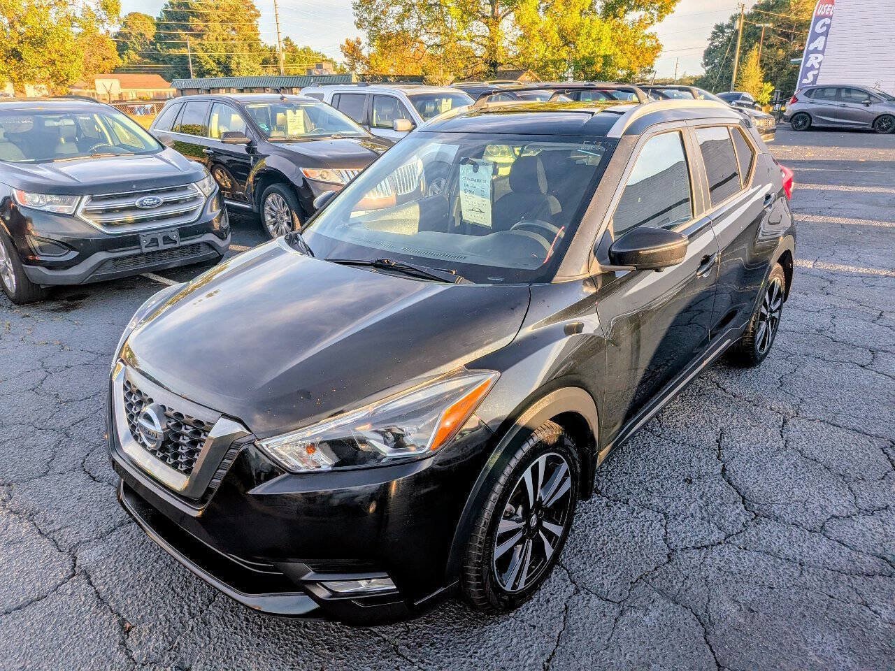 Used 2018 Nissan Kicks SR w/ Exterior Electronics Package FWD image 3