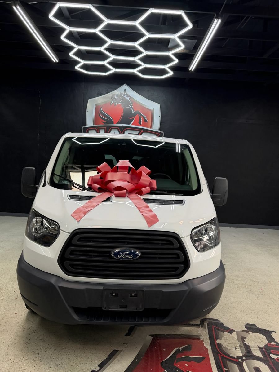 Used 2017 Ford Transit 150 XL RWD image 6