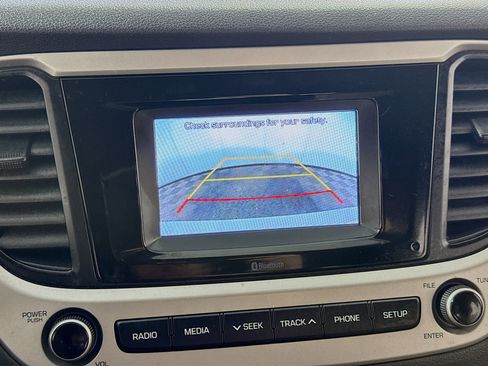 Used 2019 Hyundai Accent SE image 2