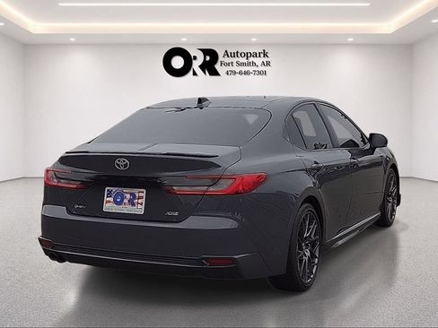 Used 2025 Toyota Camry XSE FWD image 5