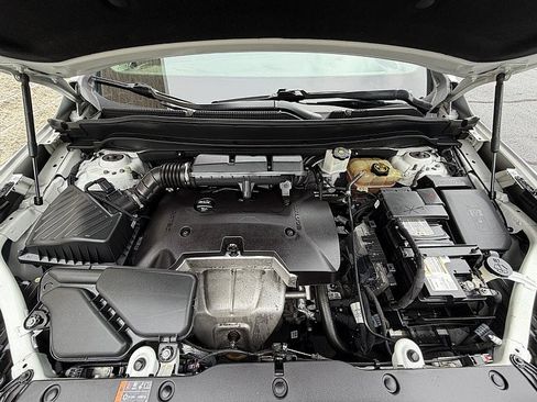 Used 2019 Buick Envision Essence FWD image 31