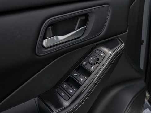 New 2026 Nissan Rogue SV FWD image 14