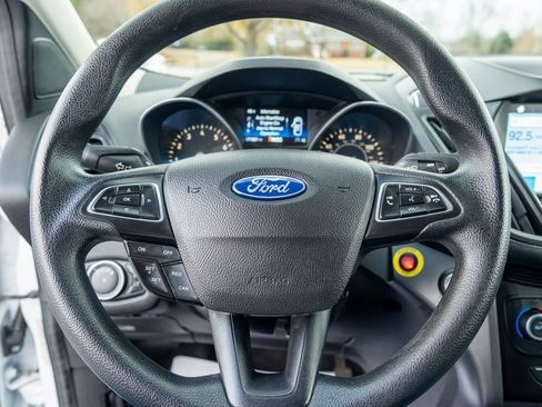 Used 2019 Ford Escape SE image 10