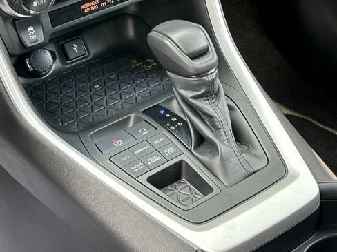Used 2020 Toyota RAV4 XLE w/ All Weather Liner Package AWD/4WD image 54