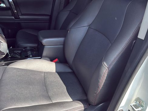 Used 2024 Toyota 4Runner TRD Off-Road Premium w/ Off Road Premium Plus Package AWD/4WD image 19