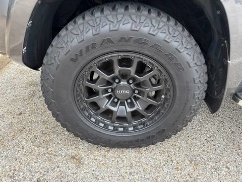 Used 2018 Toyota 4Runner SR5 Premium RWD image 4