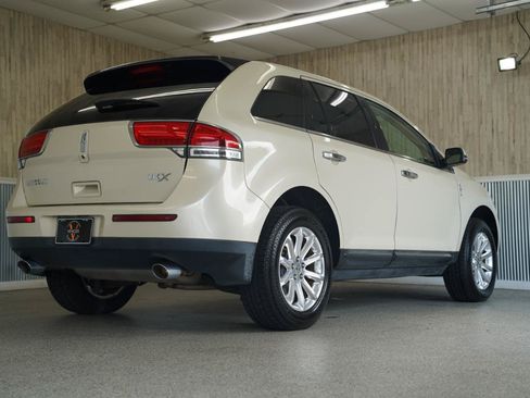 Used 2014 Lincoln MKX FWD w/ Equipment Group 102A image 10