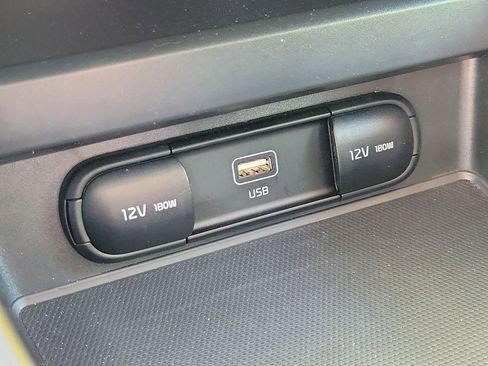 Used 2025 Kia Soul LX w/ LX Technology Package FWD image 27
