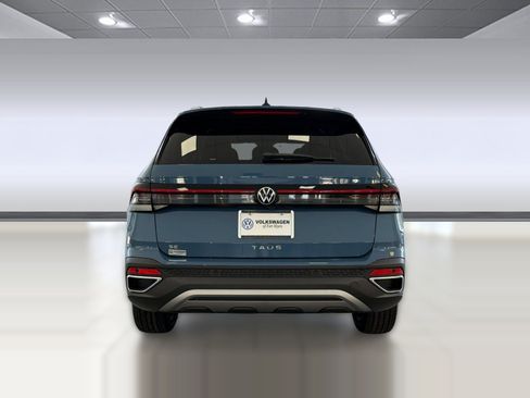 New 2026 Volkswagen Taos SE FWD image 10