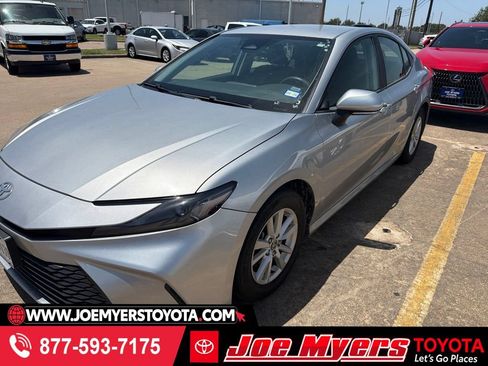 Used 2025 Toyota Camry LE FWD image 1