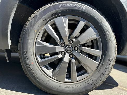 Used 2024 Nissan Pathfinder SV AWD/4WD image 5