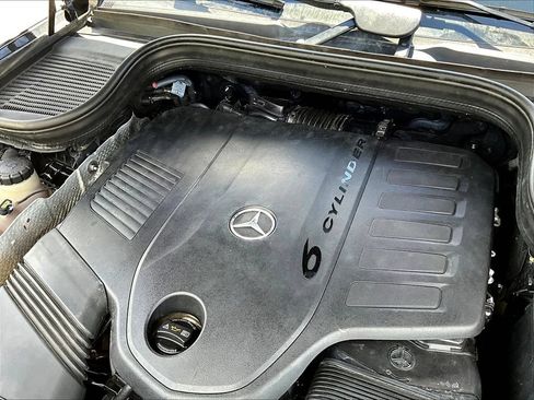 Used 2020 Mercedes-Benz GLS 450 4MATIC image 33