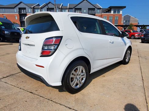 Used 2017 Chevrolet Sonic LT FWD image 7