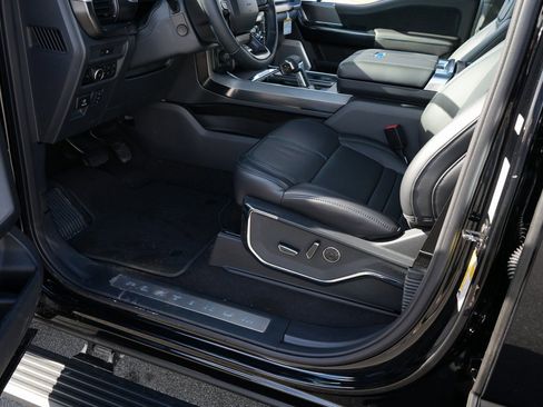 New 2025 Ford F150 Platinum w/ Equipment Group 702A High image 33