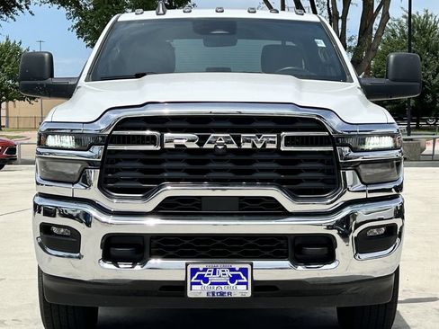 Used 2025 RAM 2500 Tradesman w/ Chrome Appearance Group AWD/4WD image 8