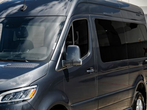 Used 2023 Mercedes-Benz Sprinter 2500 image 23