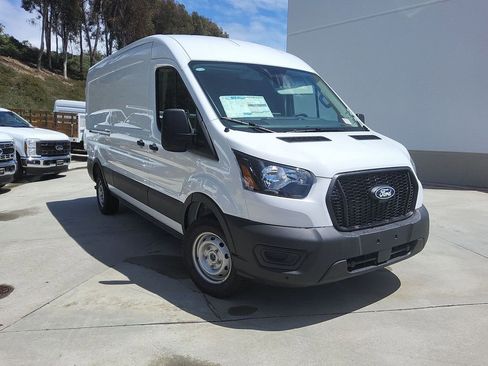 New 2026 Ford Transit 250 148 Medium Roof w/ Load Area Protection Package RWD image 4