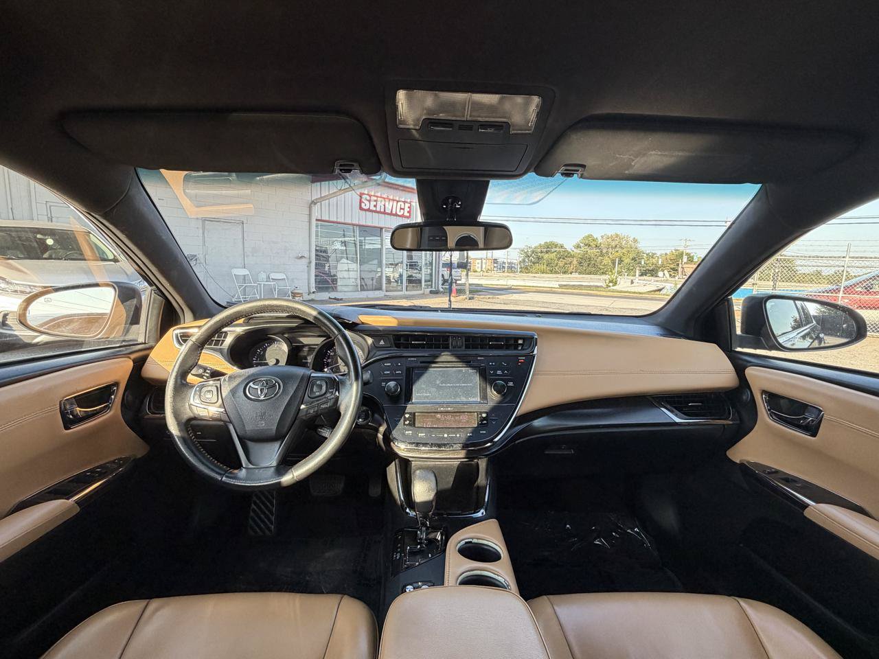 Used 2018 Toyota Avalon XLE FWD image 19