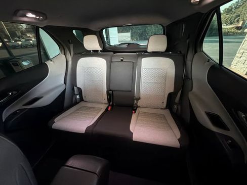 Used 2023 Chevrolet Equinox LS FWD image 16