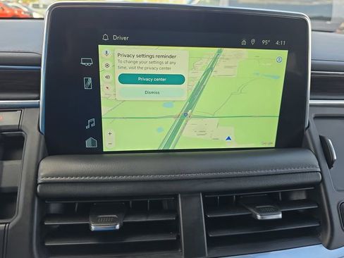 Used 2022 Chevrolet Tahoe Z71 w/ Luxury Package image 23