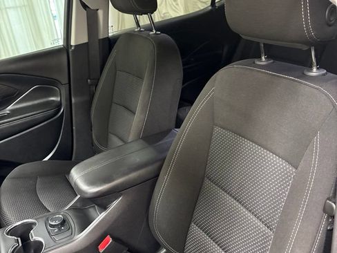 Used 2024 GMC Terrain SLE FWD image 15