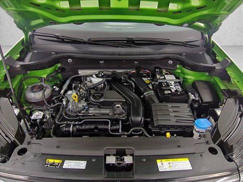 Used 2025 Volkswagen Taos SE FWD image 27
