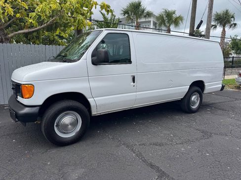 Used 2006 Ford E-250 and Econoline 250 Extended image 12