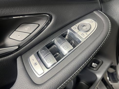 Used 2023 Mercedes-Benz GLC 300 4MATIC Coupe image 23