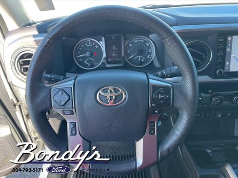 Used 2020 Toyota Tacoma 4x4 Double Cab image 7