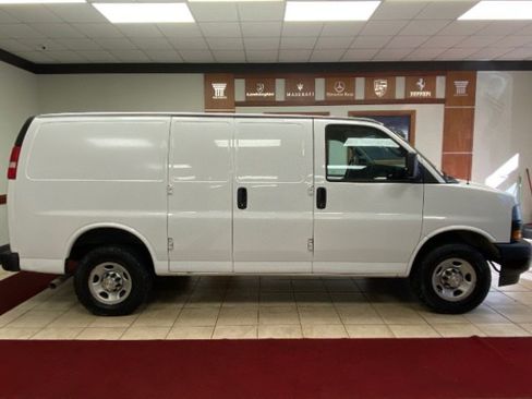 Used 2021 Chevrolet Express 2500 w/ Driver Convenience Package image 5