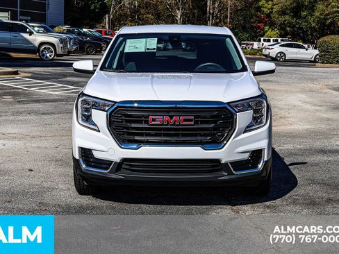Used 2024 GMC Terrain SLE image 11