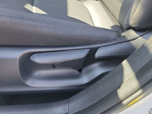 Used 2021 Toyota Corolla LE image 37