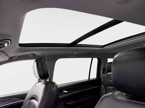 Used 2021 Jeep Grand Cherokee L Limited image 16