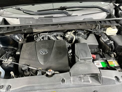 Used 2018 Toyota Highlander XLE FWD image 34