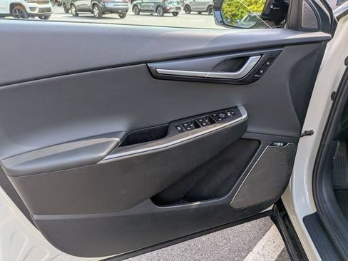 Used 2022 Kia EV6 Wind RWD image 10