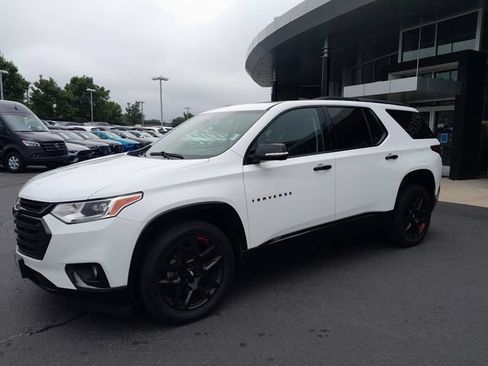 Used 2020 Chevrolet Traverse Premier w/ Redline Edition FWD image 24