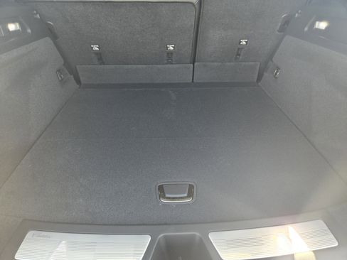 New 2025 Cadillac Lyriq Luxury image 21