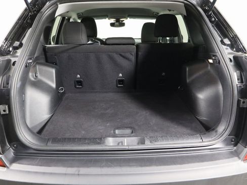 Used 2021 Jeep Cherokee Latitude image 18