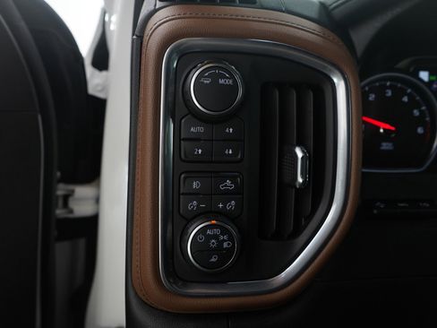 Used 2020 Chevrolet Silverado 1500 High Country image 22