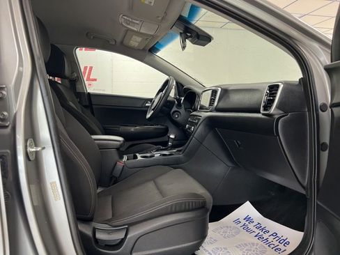 Used 2020 Kia Sportage LX FWD image 12